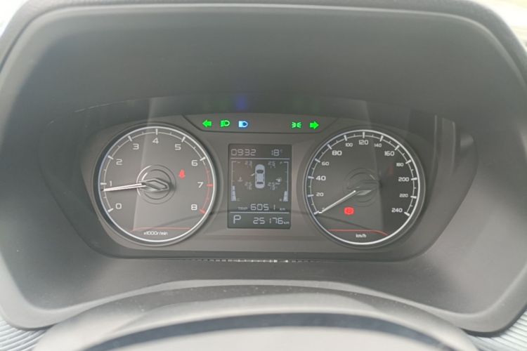 2023 car image #12