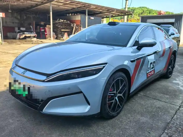 BYD HanL 2025 car image 