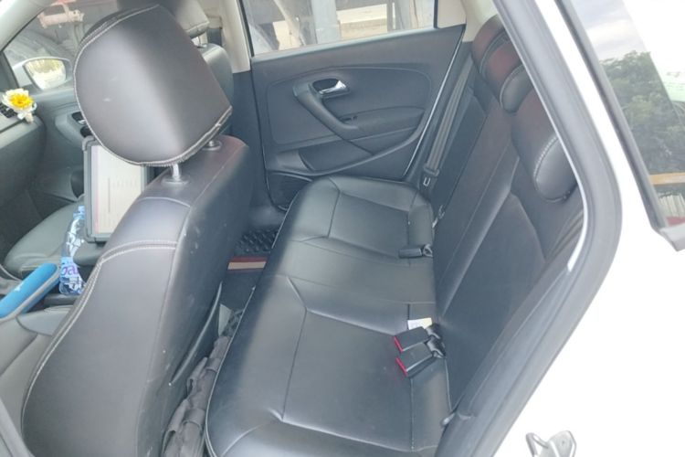 Volkswagen Polo 2018 car image #13