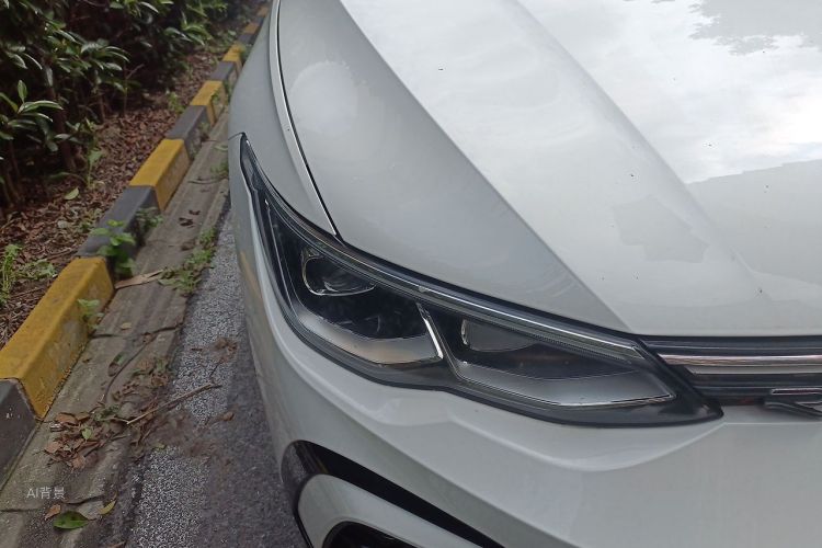 Volkswagen Golf 2022 car image #8