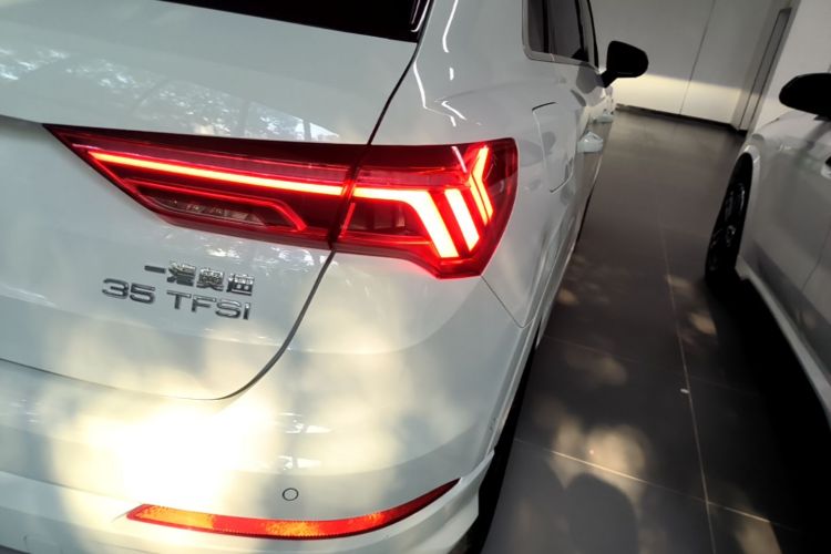 Audi Q3 2021 #8 Audi Q3 2021 car image #8