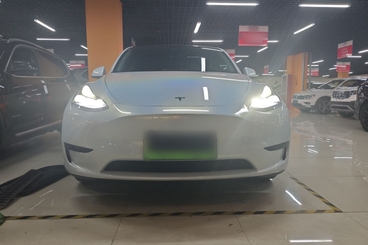Tesla Model Y 2024 #3 Tesla Model Y 2024 car image #3