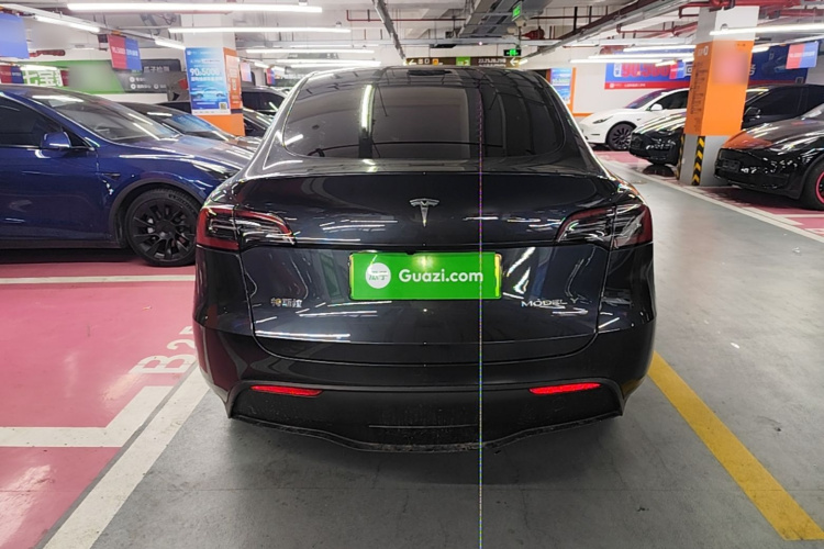 Tesla Model Y 2024 #6 Tesla Model Y 2024 immagine di auto #6