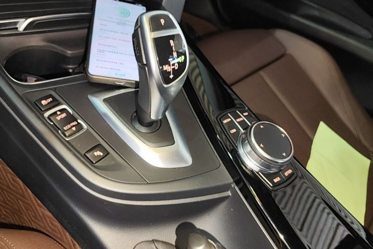 BMW 3 Series 2019 #14 BMW 3 Series 2019 car image #14