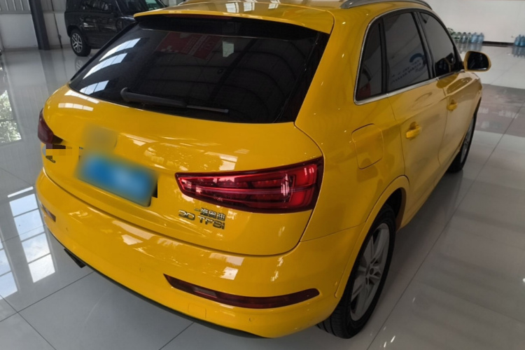 Audi Q3 2016 car image #7