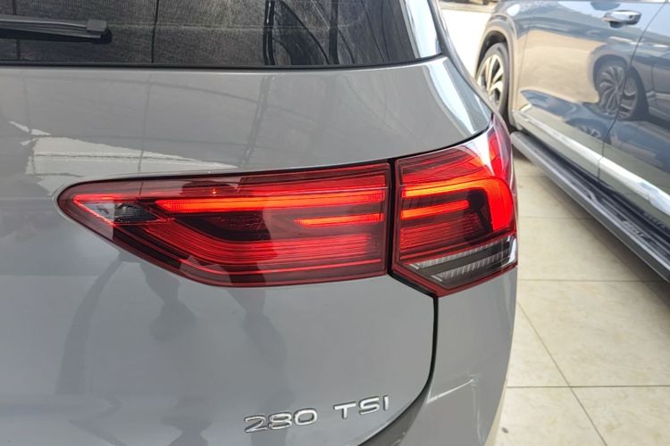 Volkswagen Golf 2021 car image #8