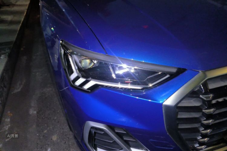 Audi Q3 2020 car image #8