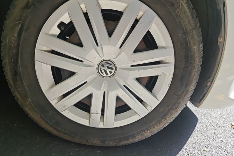 Volkswagen Polo 2014 car image #6