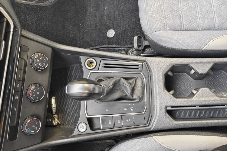 Volkswagen Lavida 2022 car image #17