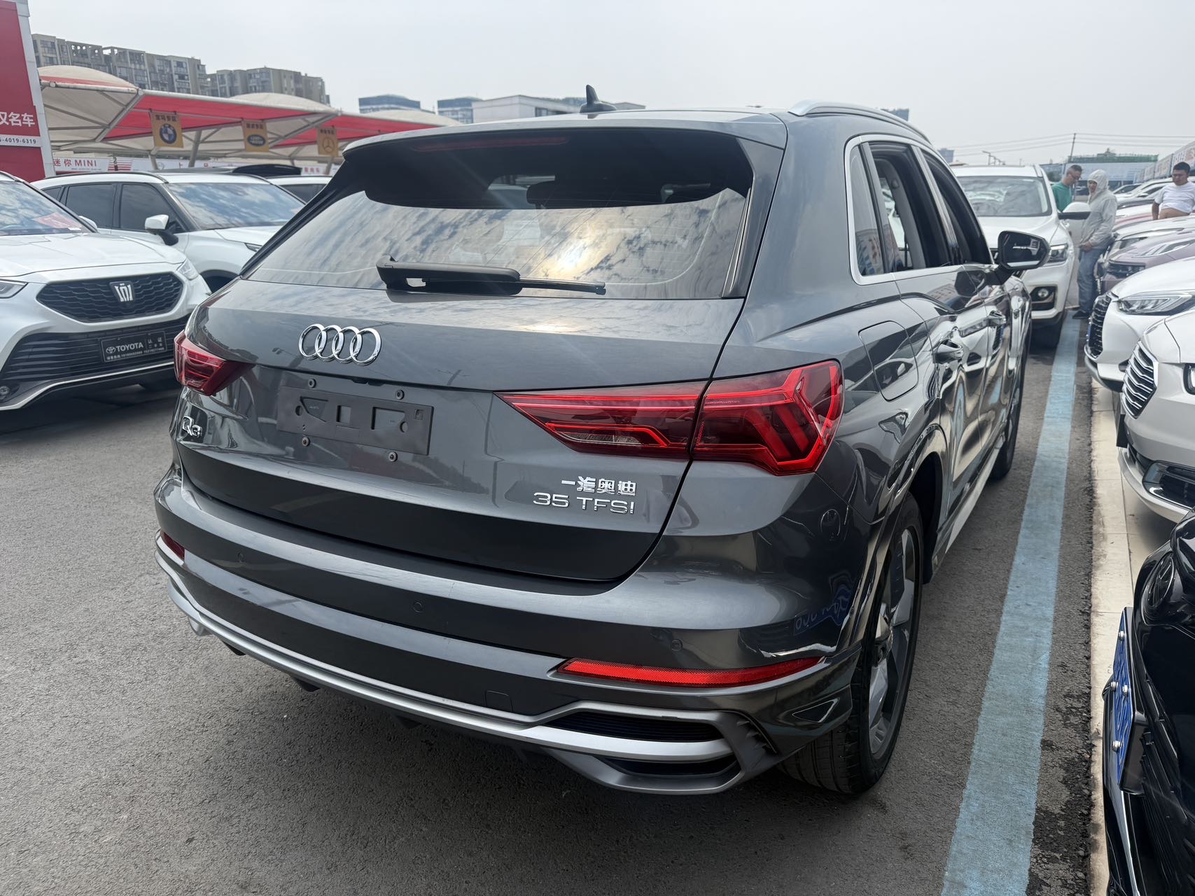 Audi Q3 2021 car image #9