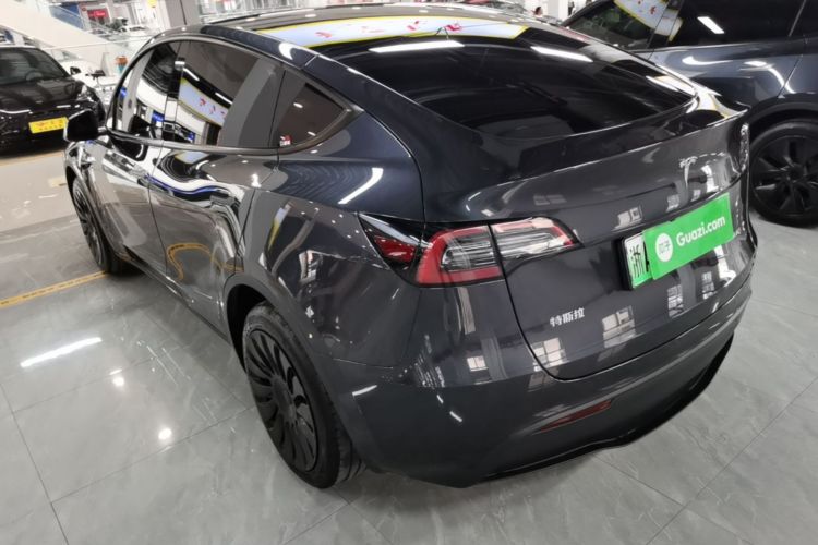 Tesla Model Y 2024 #5 Tesla Model Y 2024 immagine di auto #5