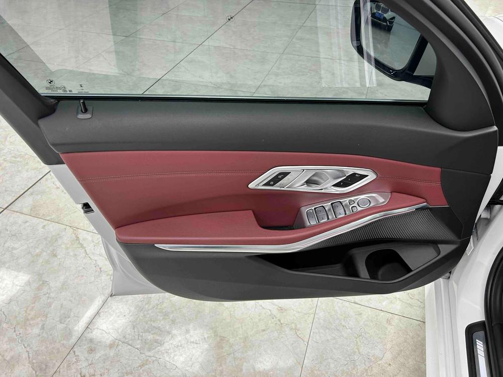 BMW 3 Series 2023 #16 BMW 3 Series 2023 car image #16