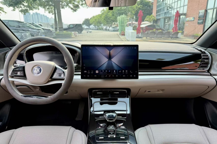 BYD Han 2024 car image #17