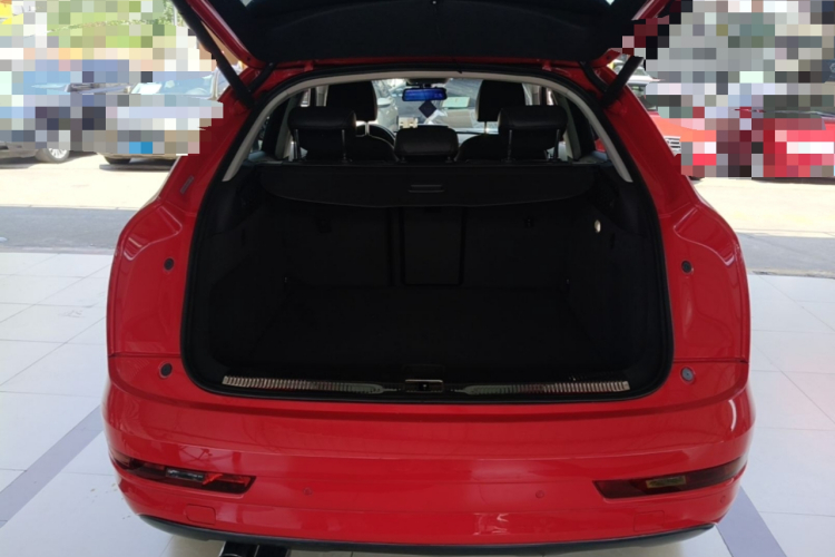 Audi Q3 2018 car image #19