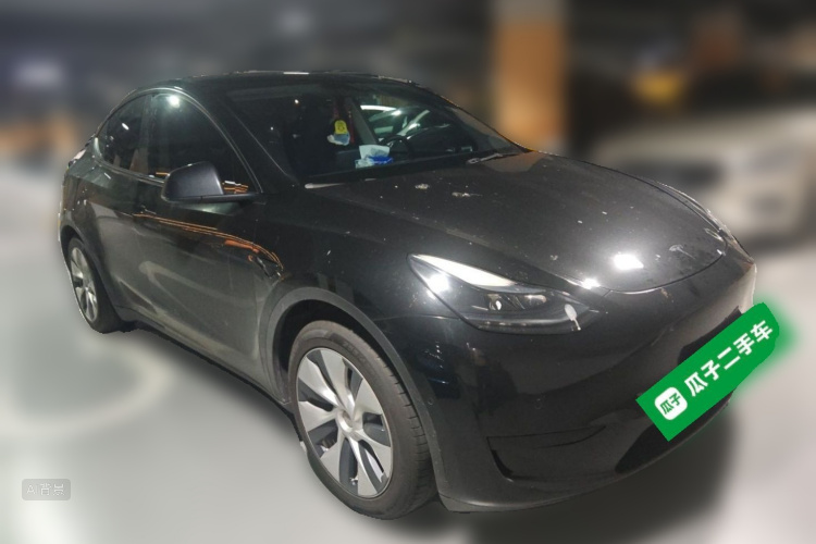 Tesla Model Y 2023 #4 Tesla Model Y 2023 car image #4