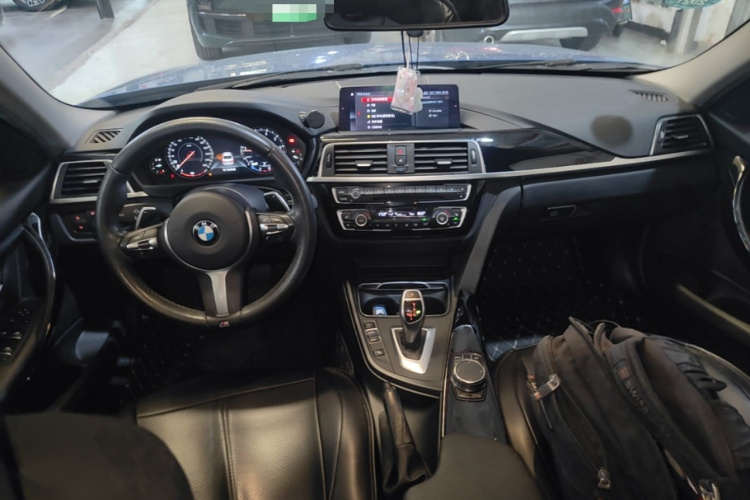 BMW 3 Series 2018 #10 BMW 3 Series 2018 car image #10
