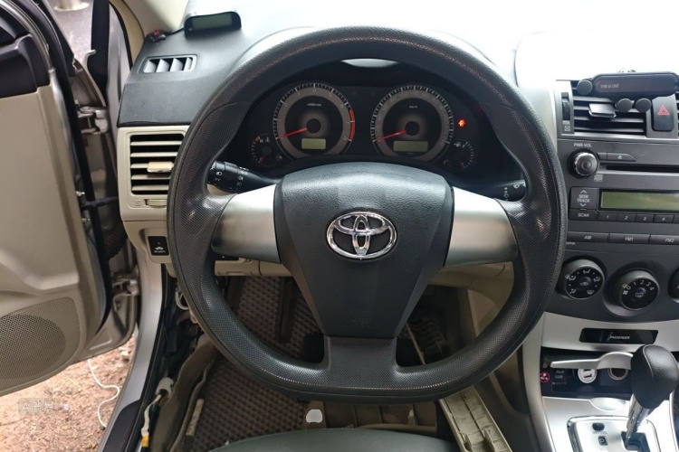 Toyota Corolla 2011 #12 Toyota Corolla 2011 car image #12