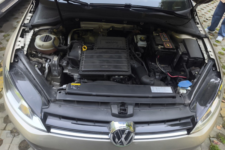 Volkswagen Golf 2017 car image #22
