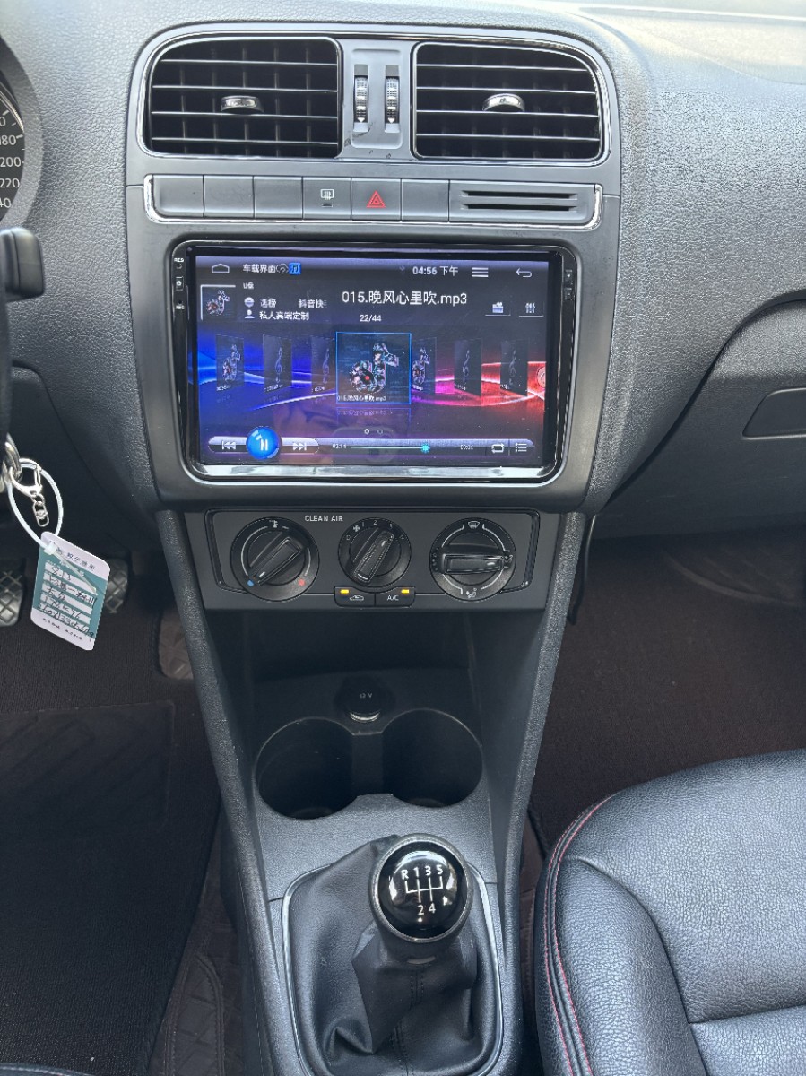 Volkswagen Polo 2016 car image #8