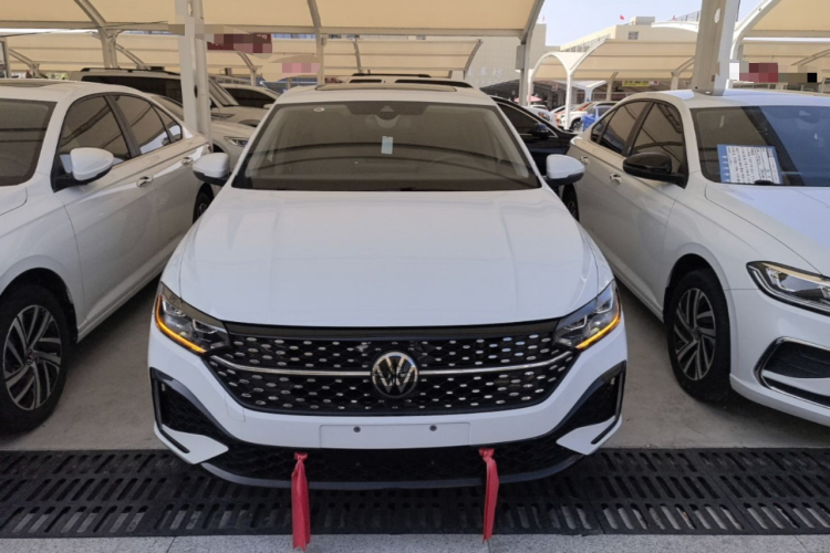 Volkswagen Lavida 2025 car image #3