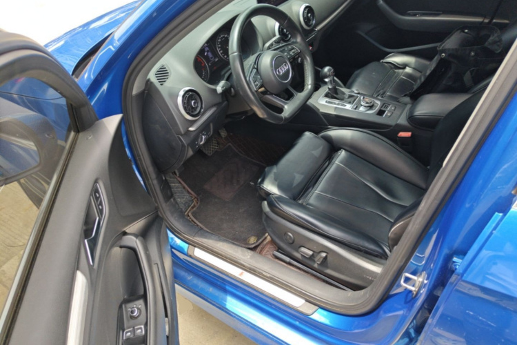 Audi A3 2019 car image #16