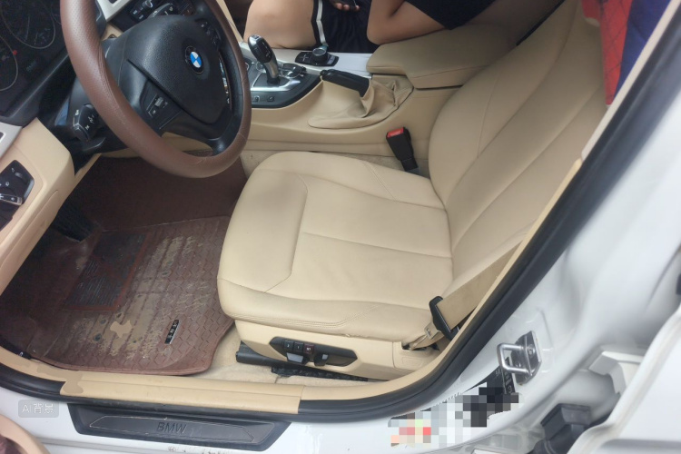 BMW 3 Series 2014 car image #17