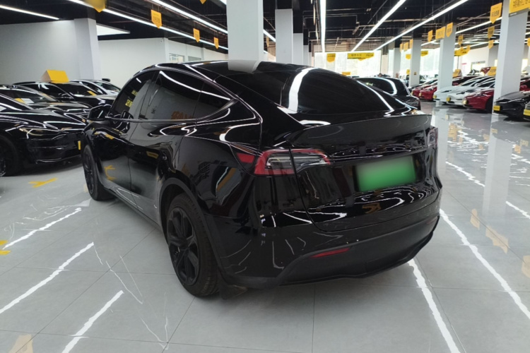 Tesla Model Y 2023 #5 Tesla Model Y 2023 car image #5
