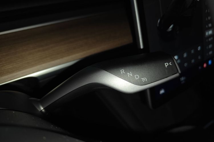 Tesla Model 3 2022 car image #18