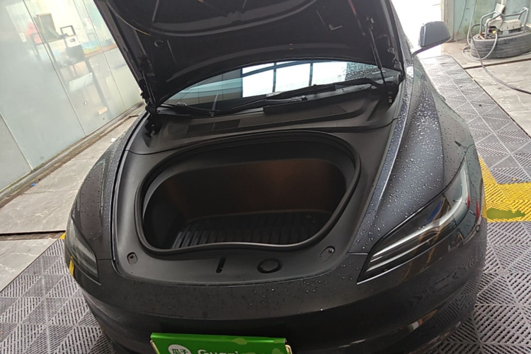 Tesla Model 3 2025 car image #22