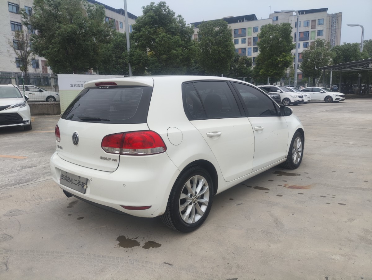 Volkswagen Golf 2014 car image #5
