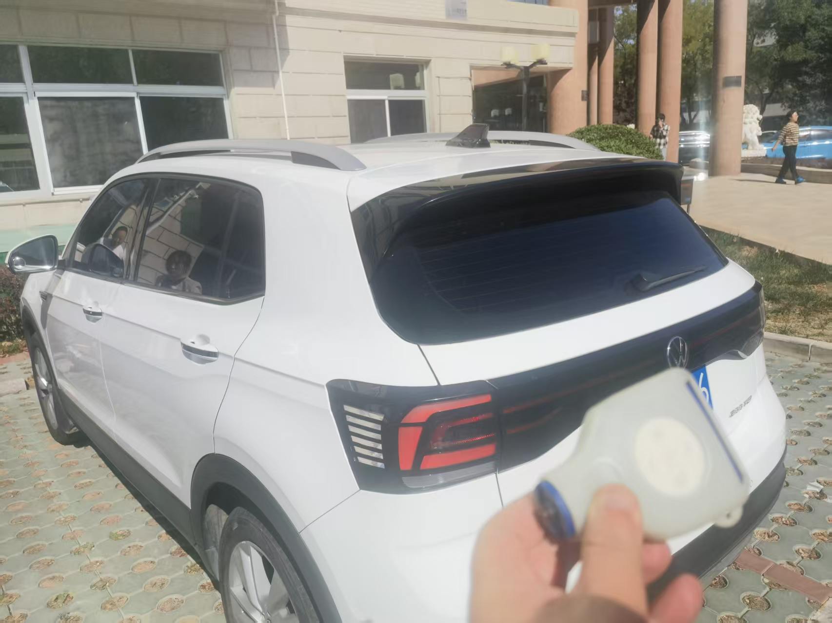 Volkswagen T-Cross 2023 #2 Volkswagen T-Cross 2023 car image #2