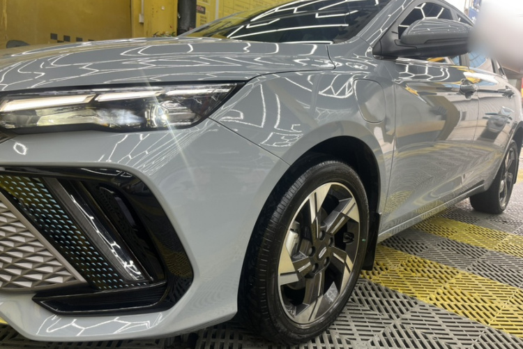 GEELY Emgrand L HiP 2022 car image #9
