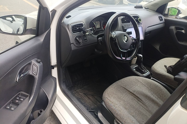 Volkswagen Polo 2018 #16 Volkswagen Polo 2018 car image #16