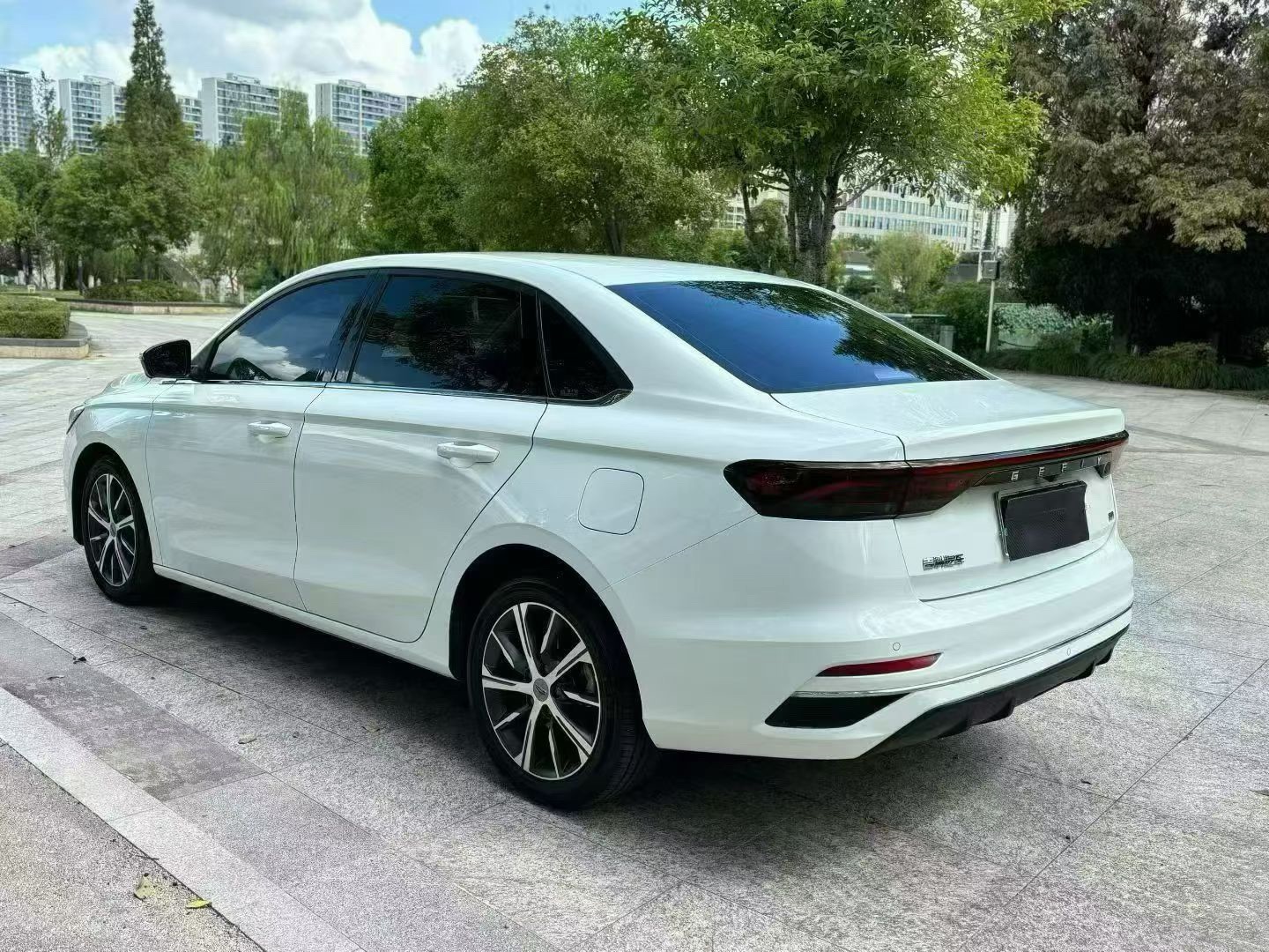 GEELY Emgrand 2022 #8 GEELY Emgrand 2022 car image #8
