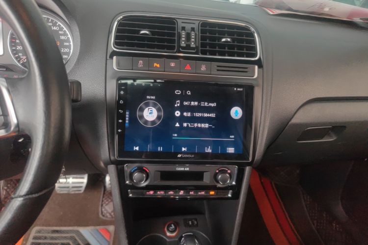 Volkswagen Polo 2017 car image #13