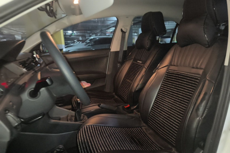 Volkswagen Santana 2017 car image #15