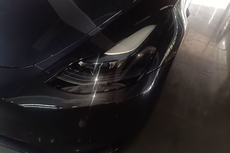 Tesla Model Y 2024 car image #21