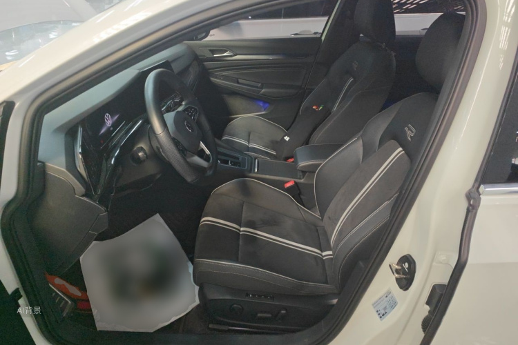 Volkswagen Golf 2022 car image #17