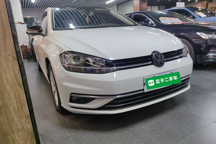 Volkswagen Golf 2019 car image #4