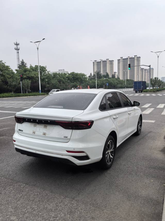 GEELY Emgrand 2023 image de voiture #5