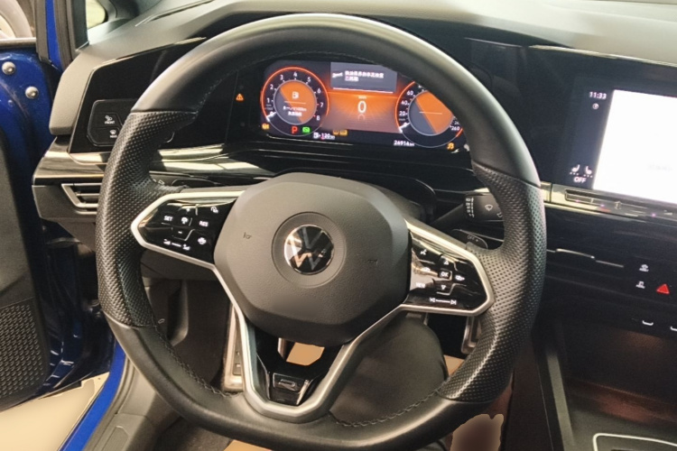 Volkswagen Golf 2021 car image #11