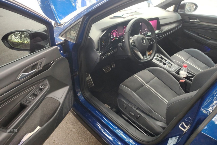 Volkswagen Golf 2021 صورة سيارة #18