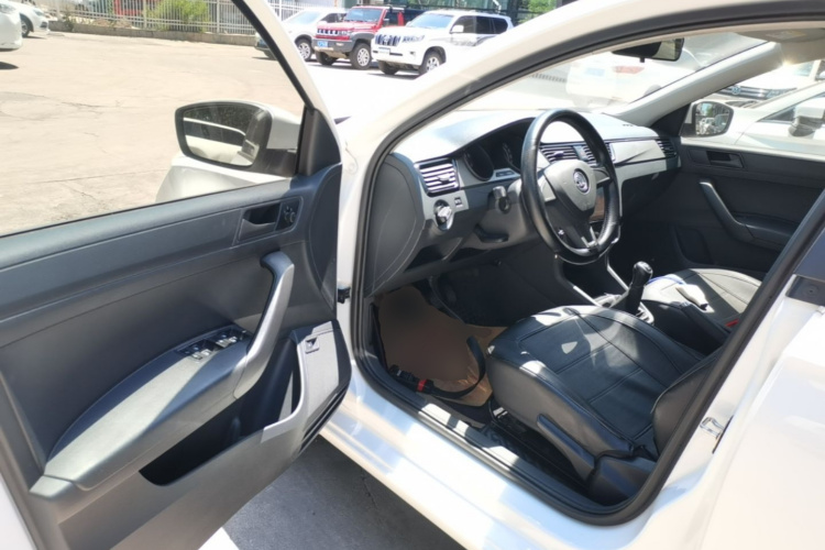 Skoda Rapid 2023 car image #16