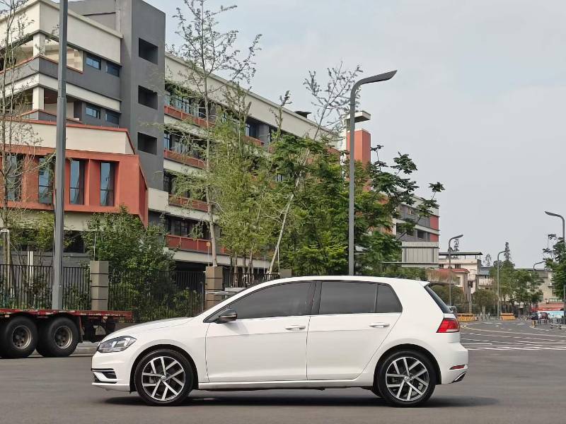 Volkswagen Golf 2020 #6 Volkswagen Golf 2020 car image #6