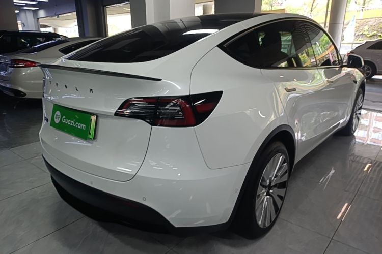 Tesla Model Y 2022 #5 Tesla Model Y 2022 car image #5
