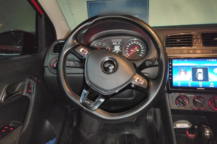 Volkswagen Polo 2017 car image #15