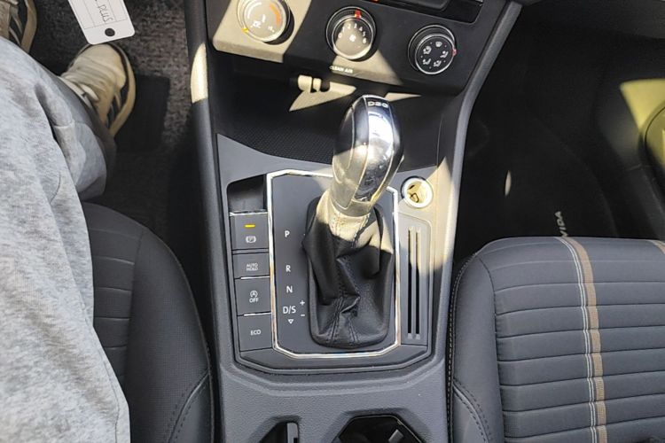 Volkswagen Lavida 2019 #18 Volkswagen Lavida 2019 car image #18