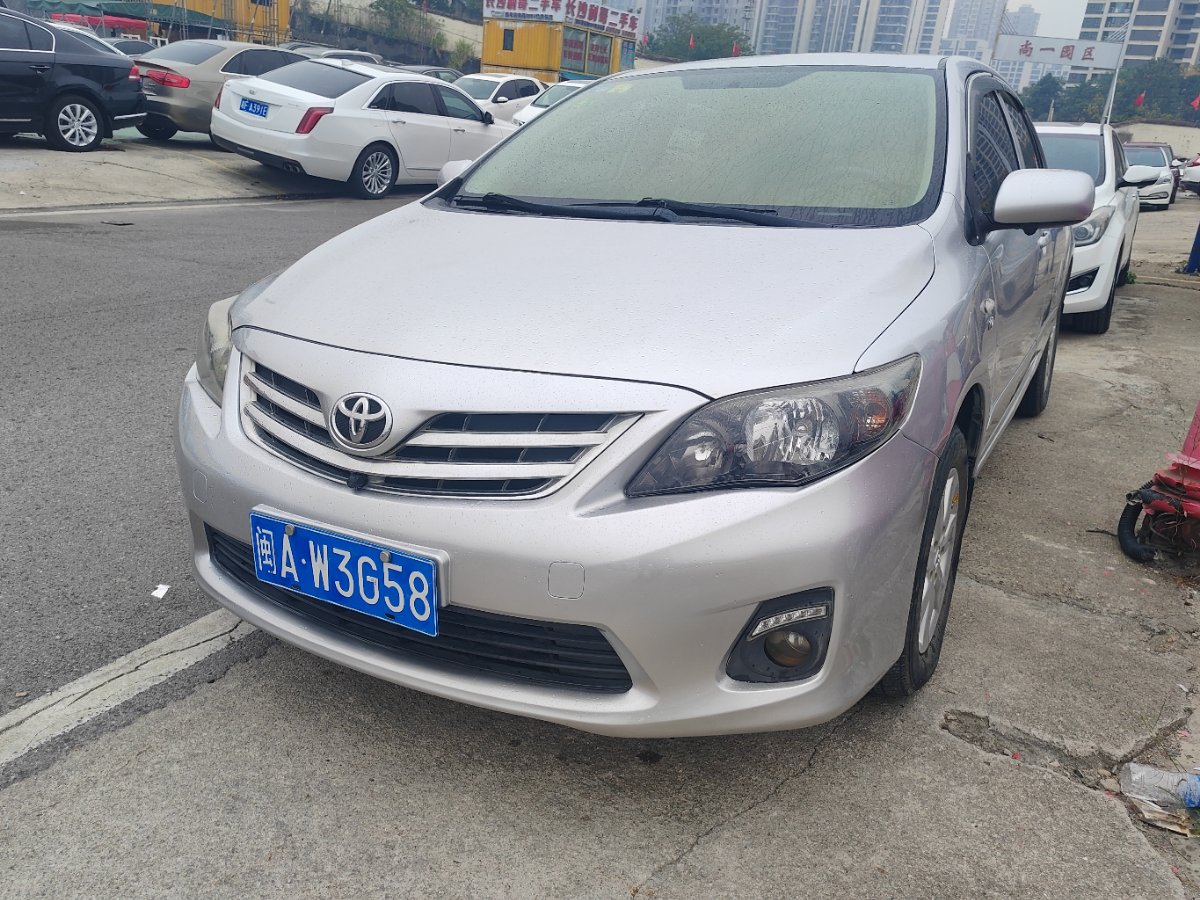 Toyota Corolla 2013 immagine di auto 