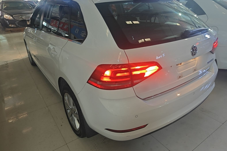Volkswagen Santana 2015 car image #5