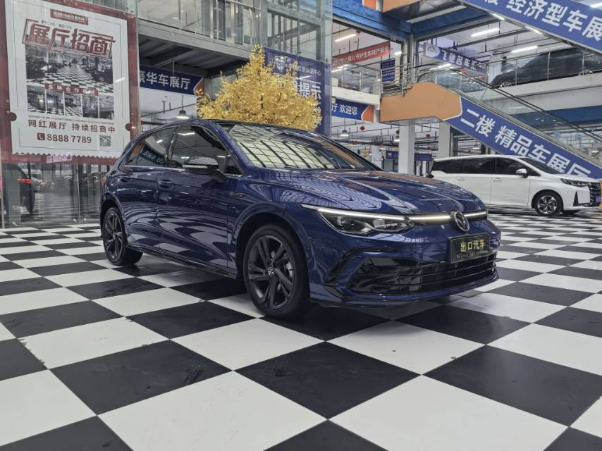Volkswagen Golf 2021 car image #3